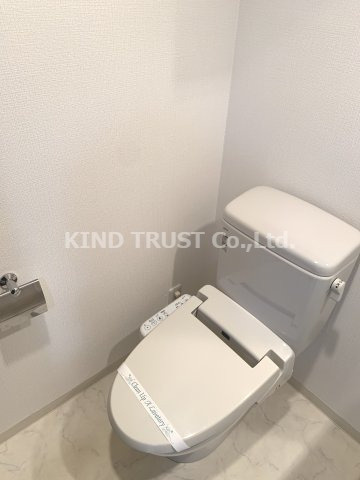 プライマル大阪天満宮のトイレ|落ち着いた色調のトイレです