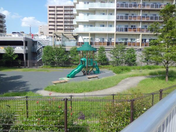 Ｂｒｉｌｌｉａ　Ｔｏｗｅｒ　ＫＡＷＡＳＡＫＩの外観