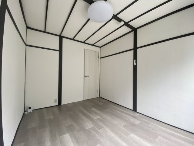 石津町東Bハイツの洋室