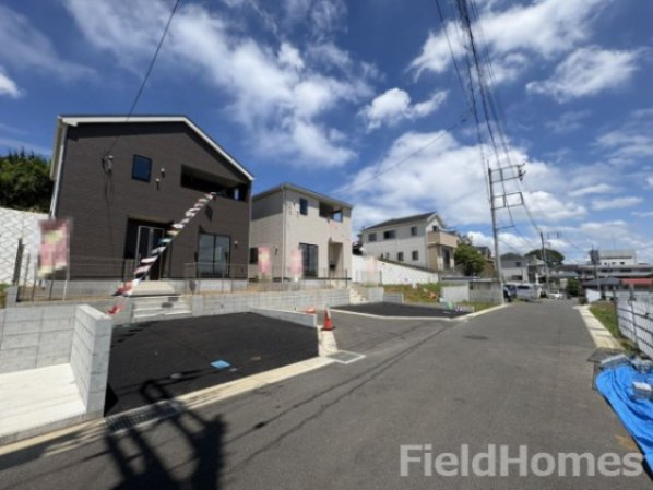 秦野市南矢名新築戸建て　第19-1号棟の前面道路含む現地写真|前面道路含む現地写真です。