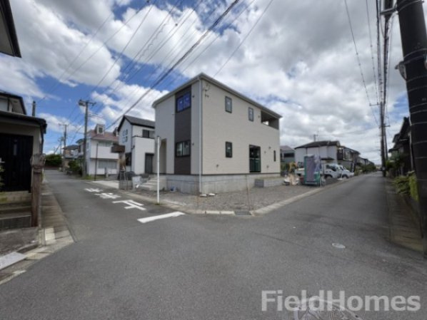 秦野市鶴巻南３丁目新築戸建て　第9-1号棟の前面道路含む現地写真|前面道路含む現地写真です。