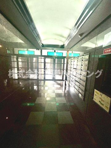 ジョイフル寝屋川のエントランス