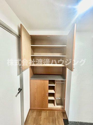 ジョイフル寝屋川の収納|玄関収納