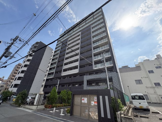 プレサンス三宮東フィールの外観