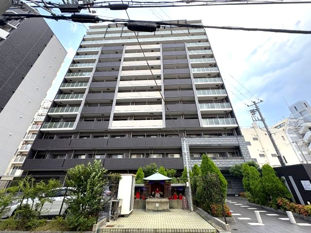プレサンス三宮東フィールの外観