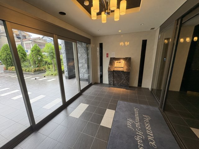 プレサンス三宮東フィールのエントランス