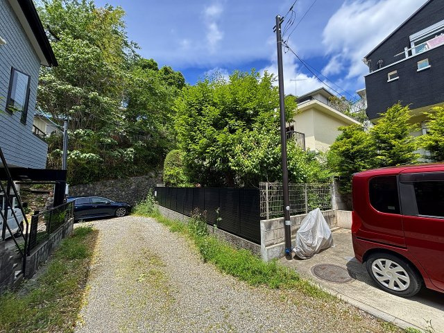 【前面道路含む現地写真】