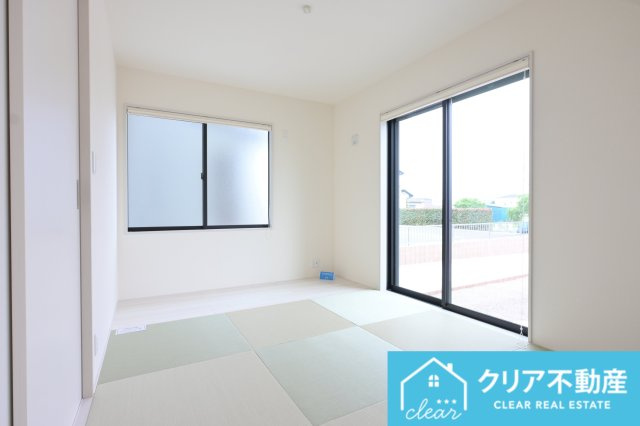 【和室】 | 伊勢崎第3国定町　リーブルガーデン　2号棟 | 一部屋は欲しい和室！縁なし畳はおしゃれでモダンな雰囲気です。