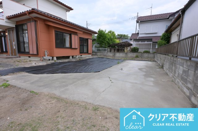 【駐車場】 | 伊勢崎市山王町1期　中古住宅 | 4台駐車可能なゆとりのカースペース！