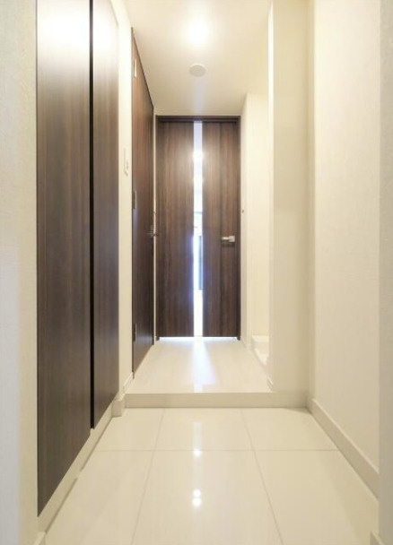ラフィスタ中野本町の玄関