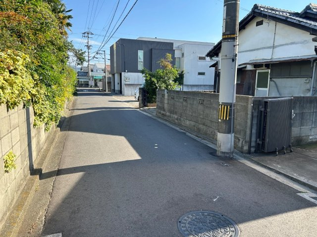 西石井４丁目の前面道路含む現地写真