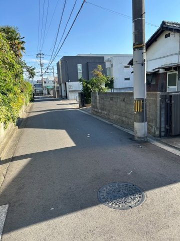 西石井４丁目の前面道路含む現地写真