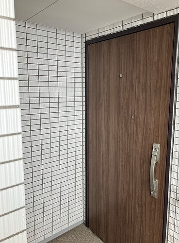 ライオンズ練馬レジデンスの玄関
