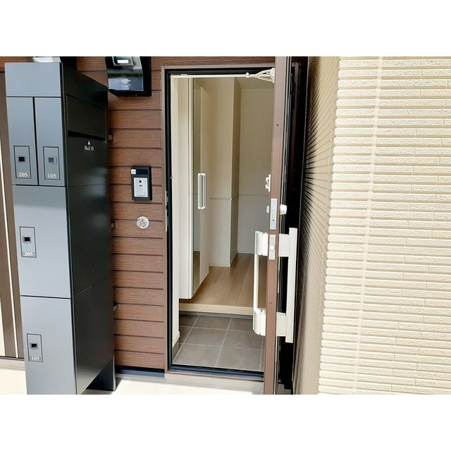 羽島郡笠松町米野のアパートの玄関