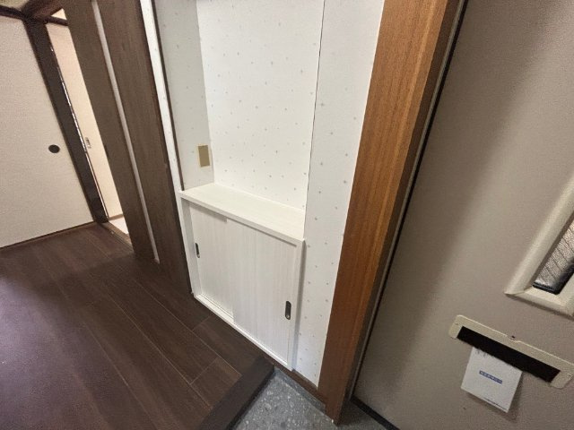 前田ビルの玄関