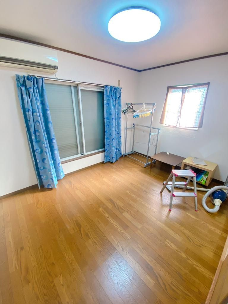 寝屋川市堀溝貸家の洋室