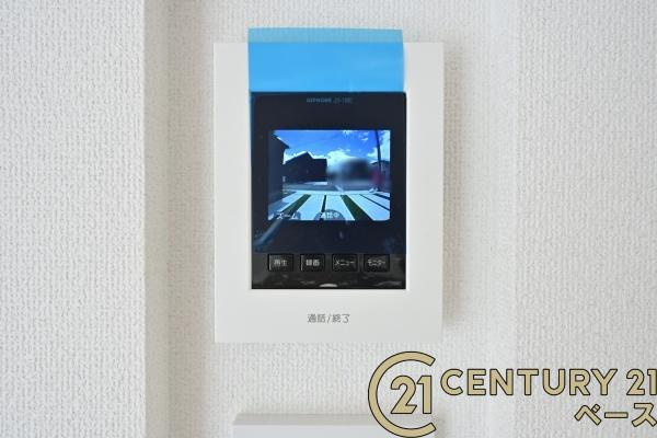 奈良市押熊町の新築一戸建の内装|■ＴＶモニター付きインターホンで防犯対策もバッチリ！来客も一目でわかり安心です！■