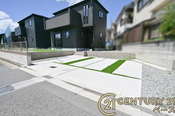 奈良市押熊町の新築一戸建の駐車場|■現地撮影写真■