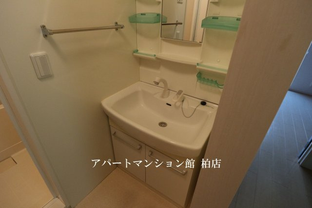 セレーノ．Kの独立洗面台