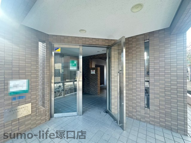 カーサー立花のエントランス