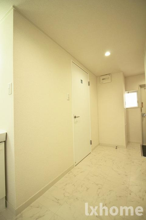 山崎第3マンションの内装|明るい室内です