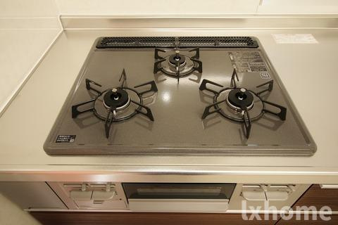 山崎第3マンションのキッチン|コンパクトなキッチンで掃除もラクラク