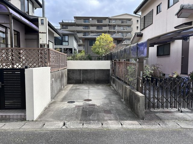 京都市西京区大枝北沓掛町の駐車場