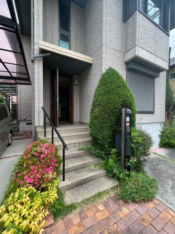 花林苑戸建のエントランス