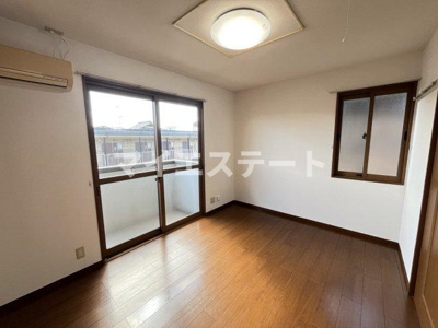 【居間・リビング】 | プリムローズⅡ | 別部屋写真使用