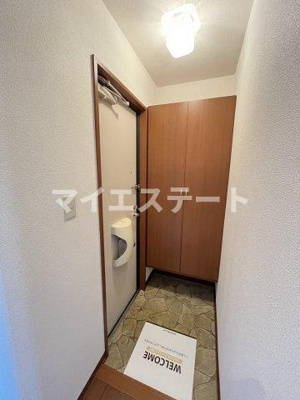 【玄関】 | プリムローズⅡ | 別部屋写真使用