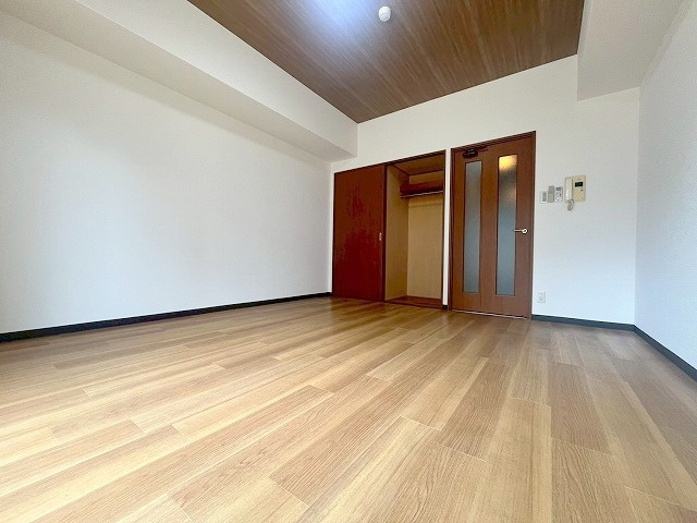グランシャルマン新大阪の居間・リビング
