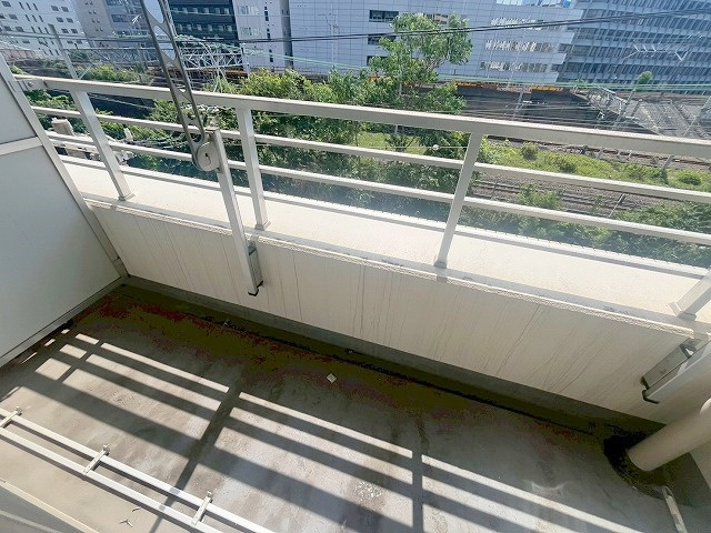グランシャルマン新大阪のバルコニー