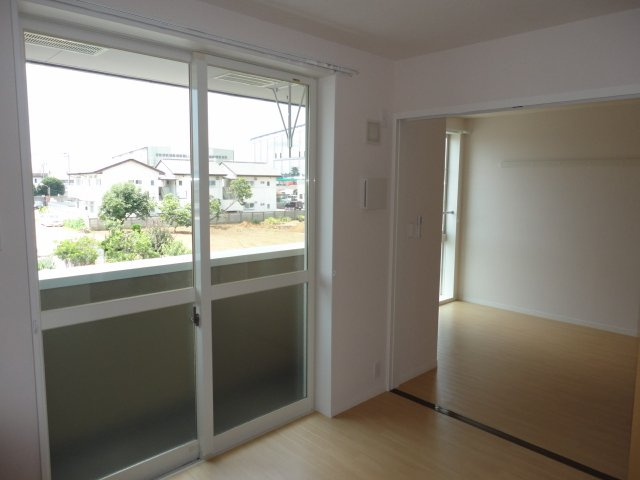 かすみがうら市上稲吉のアパートのバルコニー