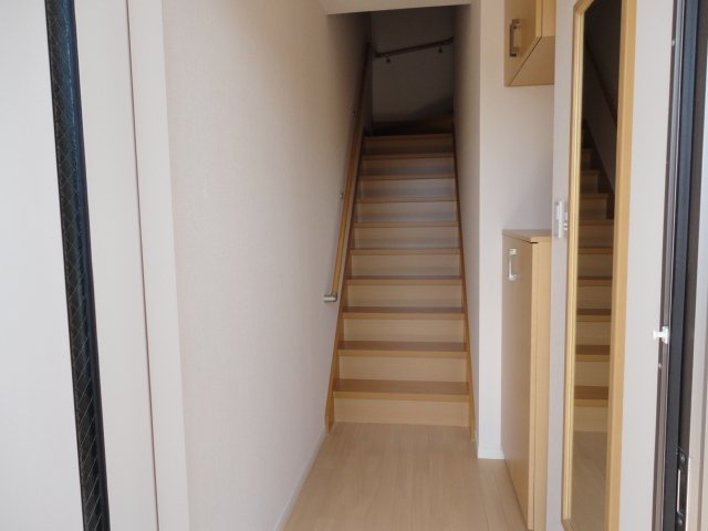 かすみがうら市上稲吉のアパートの玄関