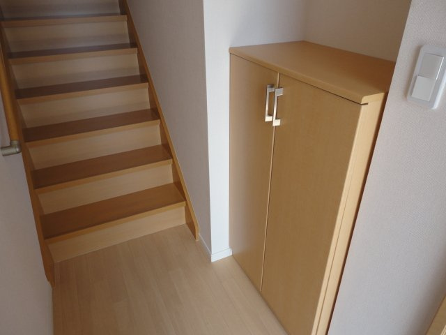 かすみがうら市上稲吉のアパートの玄関