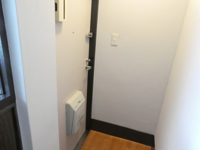 逆瀬ビラの玄関