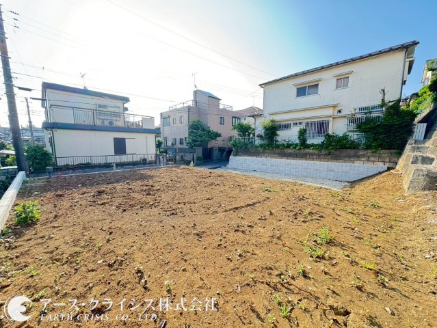 【外観】 | 船橋市西習志野312① | 50坪以上のゆとりある土地なので2台分の駐車スペースやガーデニング、お子様の遊び場まで確保することができそうですね♪
