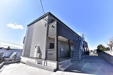 松戸市上本郷のアパートの外観