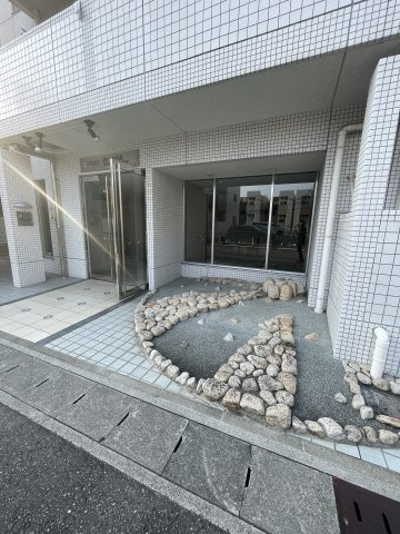 S-FORT神戸小河通のエントランス