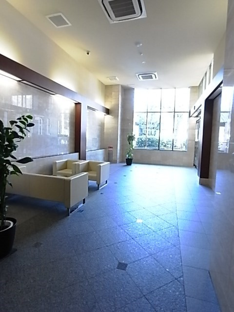 神戸市中央区下山手通２丁目の賃貸マンションのロビー