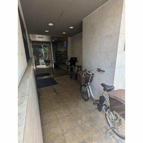 ラウスパレス三軒茶屋のエントランス