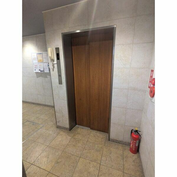 ラウスパレス三軒茶屋のエントランス