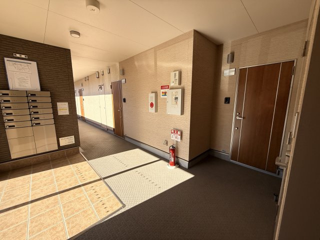 神戸市東灘区北青木４丁目の賃貸マンションのロビー