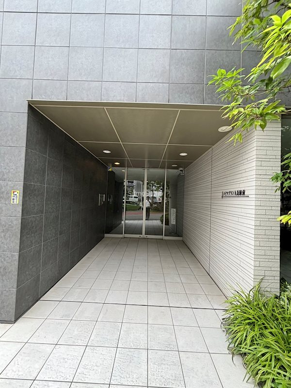 大阪市西区九条南２丁目の賃貸マンションのエントランス