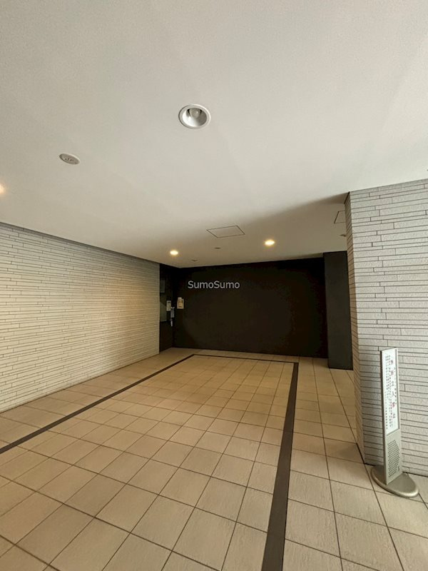 大阪市西区九条南２丁目の賃貸マンションのロビー