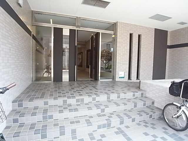 神戸市東灘区本庄町１丁目の賃貸マンションのエントランス