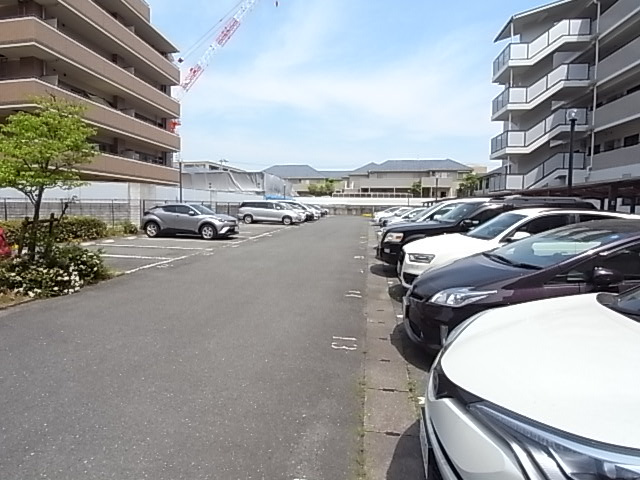 神戸市東灘区本庄町１丁目の賃貸マンションの駐車場