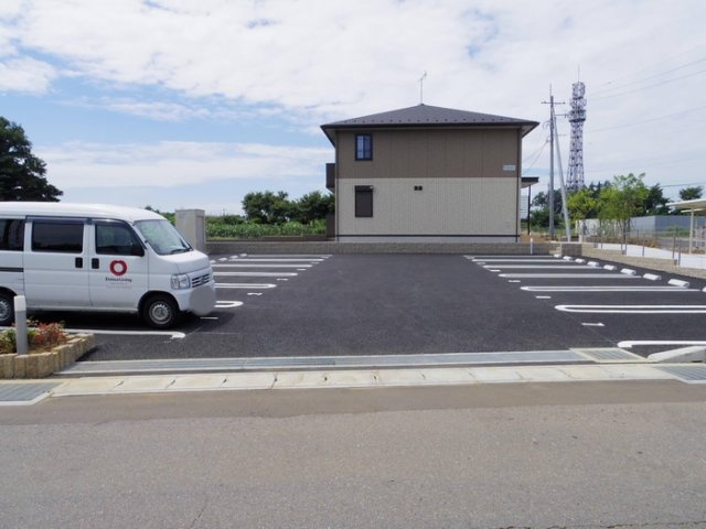 クレストヴィラⅡの駐車場