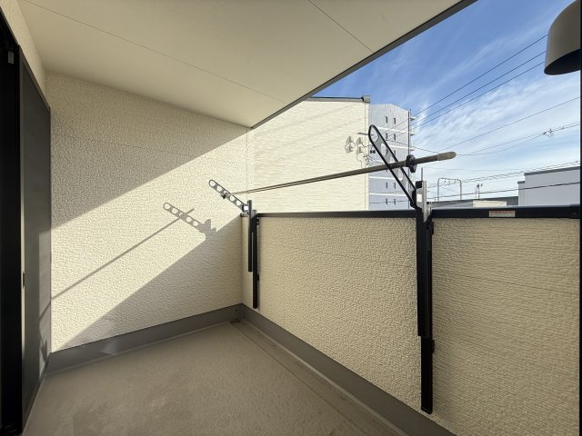 常滑市多屋町1丁目のバルコニー|2部屋から行き来できるバルコニー☆