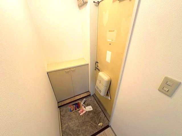 グリーンヒル小金台D棟の玄関